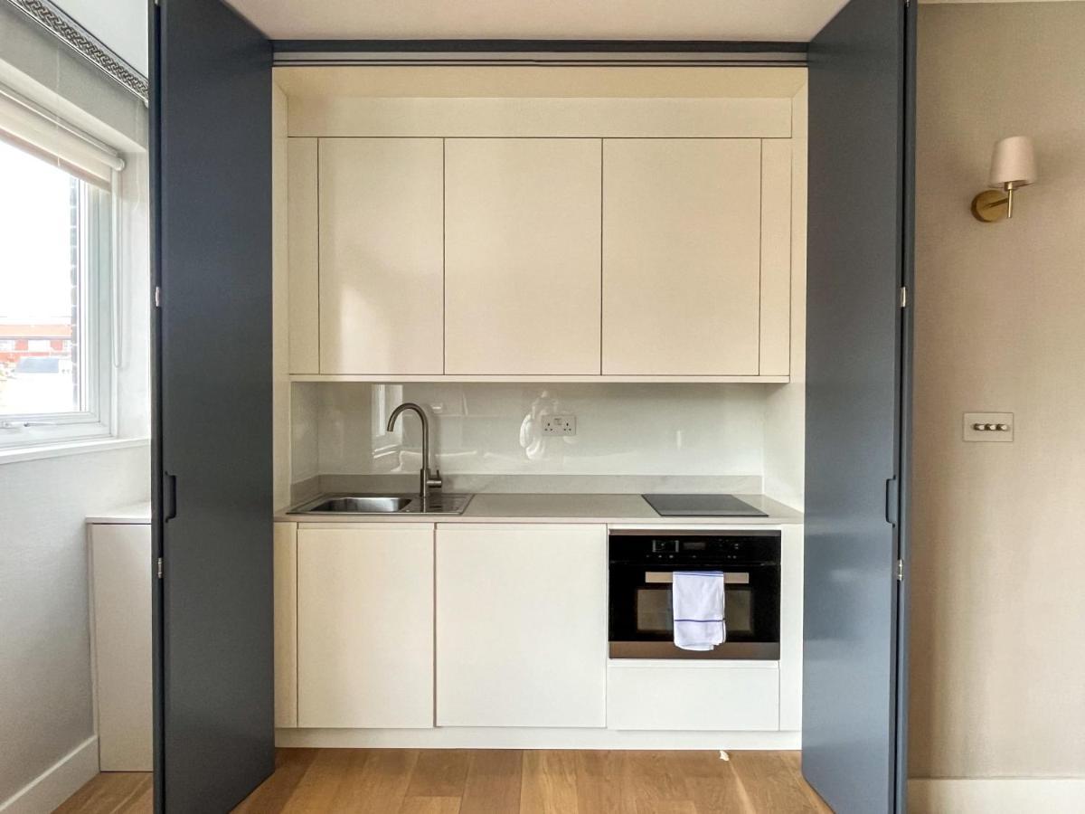 Brompton Cross 1br Newly Refurbished *