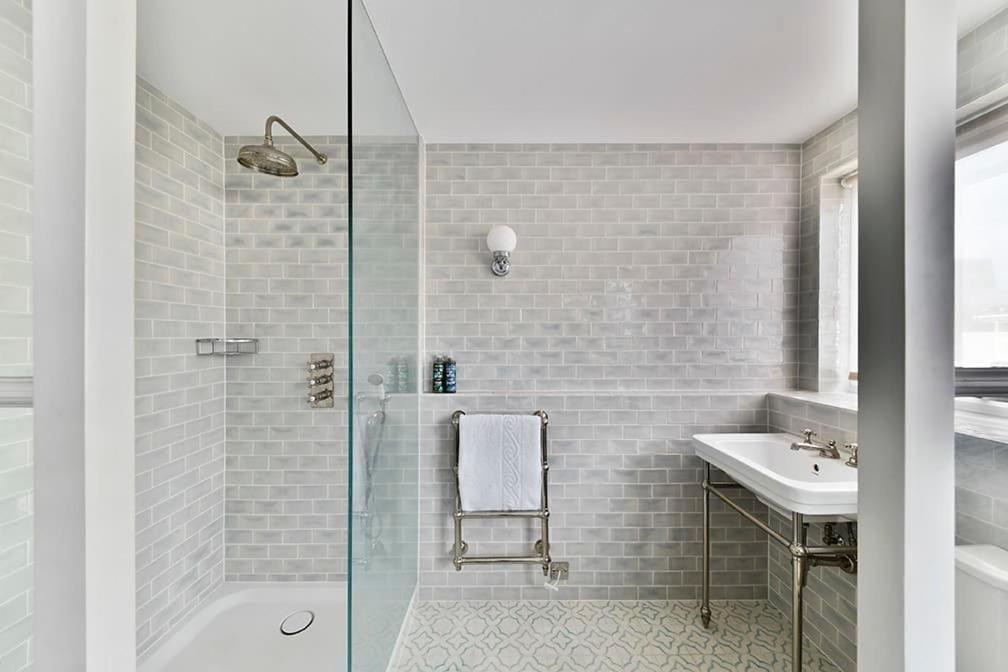 Brompton Cross 1br Newly Refurbished Londra